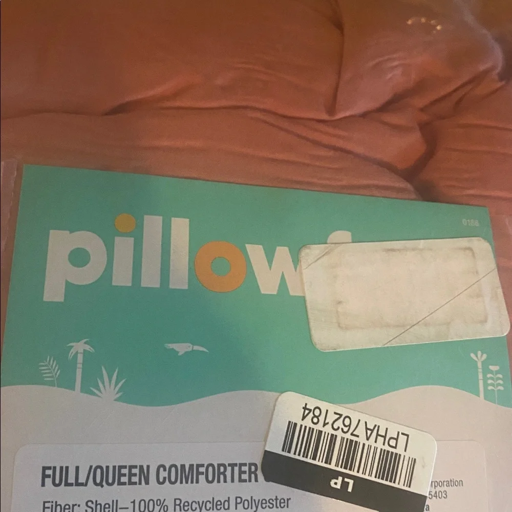NWT Pillowfort Rosepink Seersucker comforter Bedding Set
